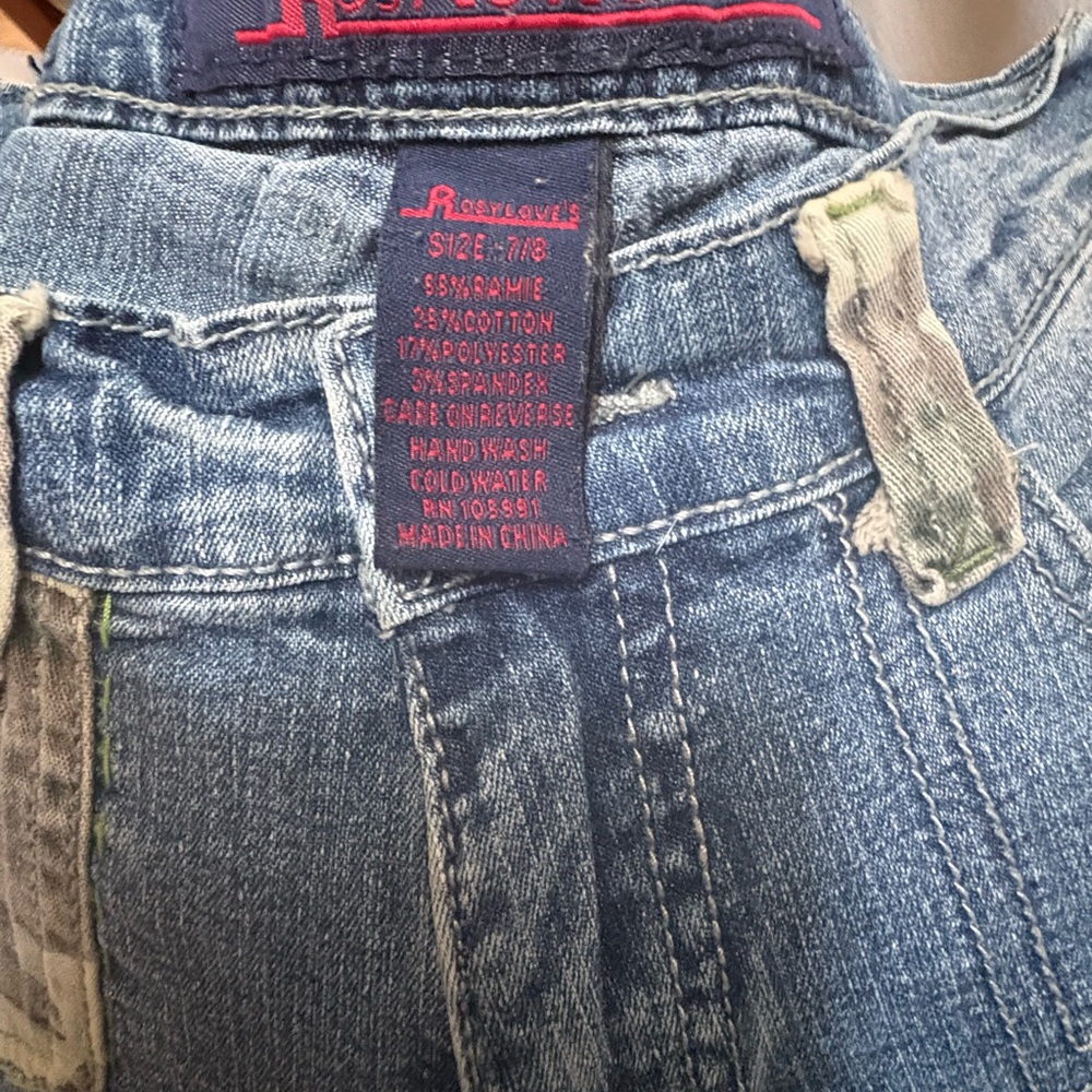 Gorgeous Embroidered Women's Jeans - Picture 13 of 16